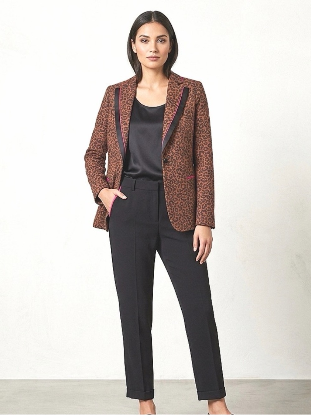 #SoAllure #Leopard #Blazer #Streetwear #BusinessCasual #Y2K #BoldVibes #Style